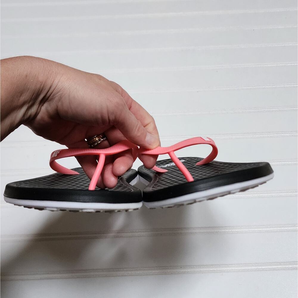 Nike Unisex Adult On Deck Flip Flop Sandals Size 10 Men's/11 Women's Black Pink - Picture 8 of 10